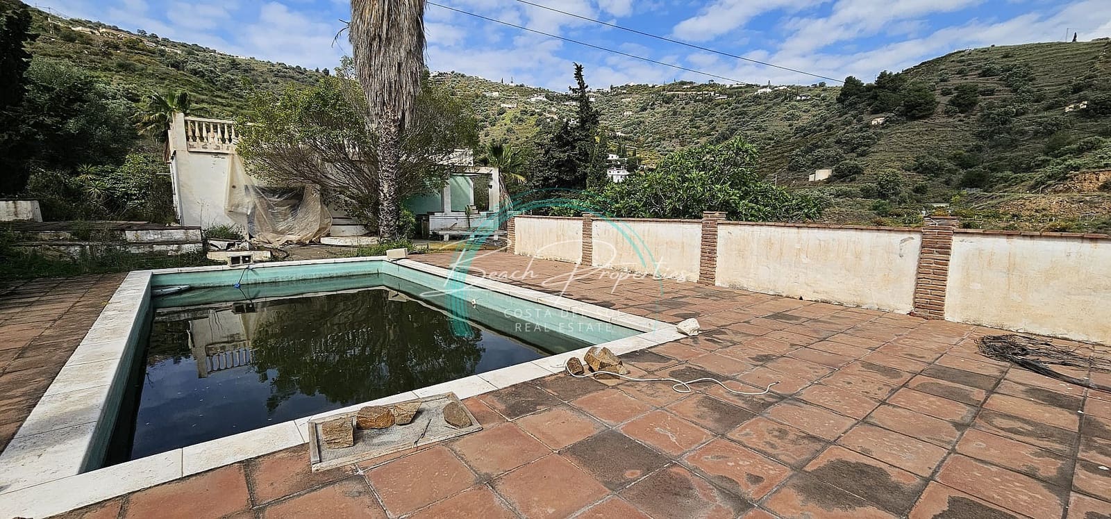 5 soveværelse Villa til salg i Torrox med swimmingpool garage - € 485.000 (Ref: 8354279)