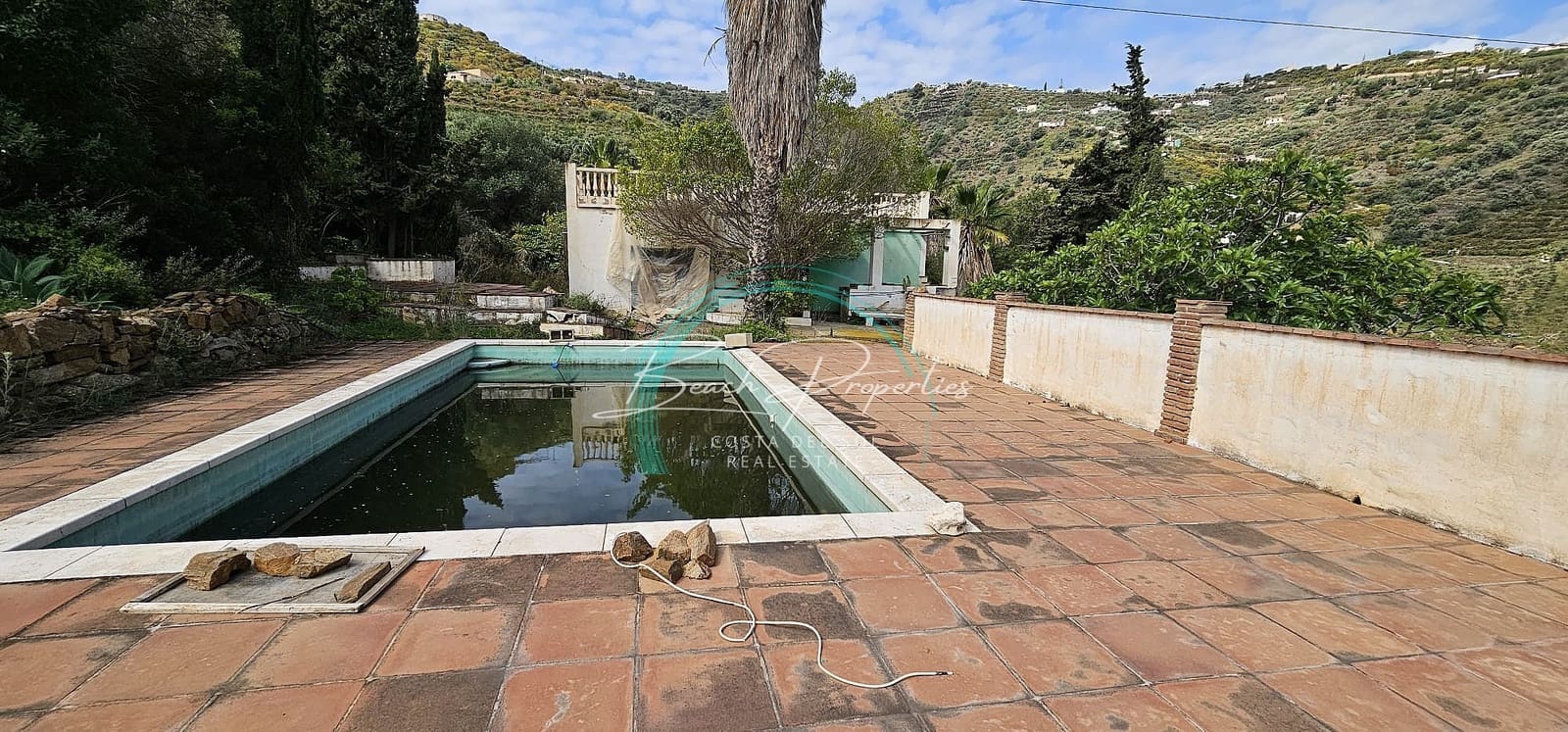 5 soveværelse Villa til salg i Torrox med swimmingpool garage - € 485.000 (Ref: 8354279)