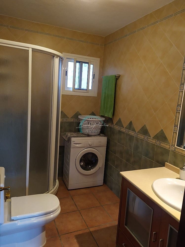 Casa de 3 habitaciones en Torrox en alquiler con piscina garaje - 900 € (Ref: 8390164)
