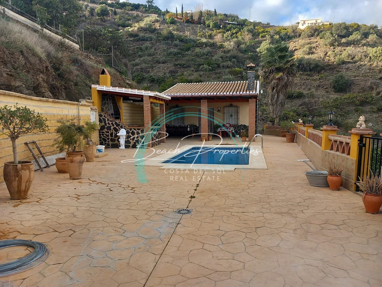Casa de 3 habitaciones en Torrox en alquiler con piscina garaje - 900 € (Ref: 8390164)