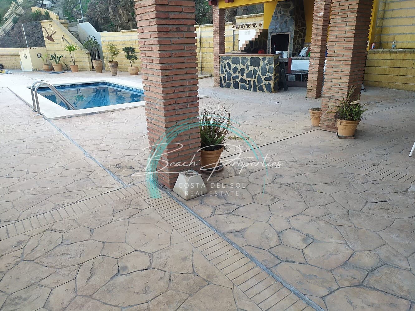 Casa de 3 habitaciones en Torrox en alquiler con piscina garaje - 900 € (Ref: 8390164)