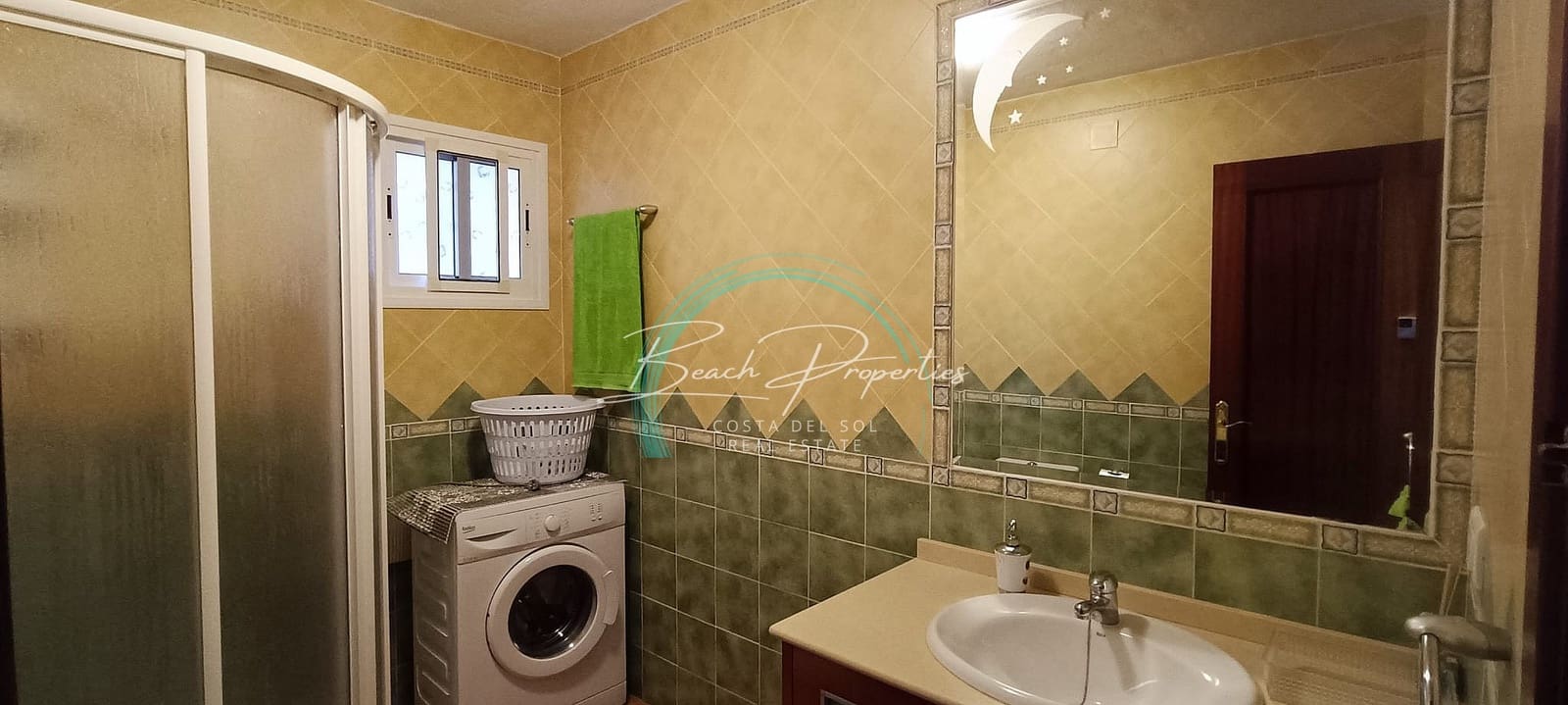 Casa de 3 habitaciones en Torrox en alquiler con piscina garaje - 900 € (Ref: 8390164)