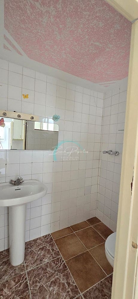 3 bedroom Villa for sale in Torrox - € 200,000 (Ref: 8403750)