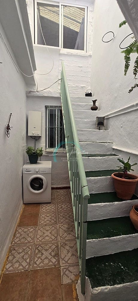 3 bedroom Villa for sale in Torrox - € 200,000 (Ref: 8403750)