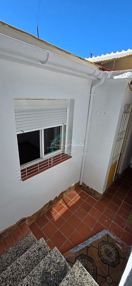 3 bedroom Villa for sale in Torrox - € 200,000 (Ref: 8403750)