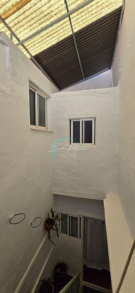 3 bedroom Villa for sale in Torrox - € 200,000 (Ref: 8403750)