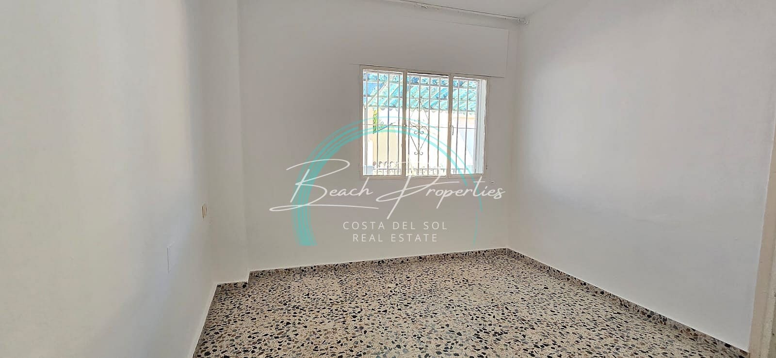 3 bedroom Villa for sale in Torrox - € 200,000 (Ref: 8403750)