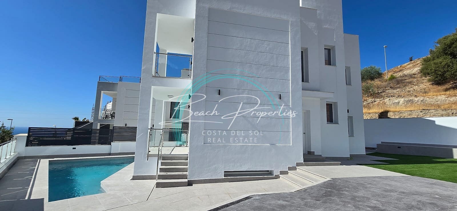 4 soveværelse Villa til salg i Nerja med swimmingpool garage - € 865.000 (Ref: 8499592)