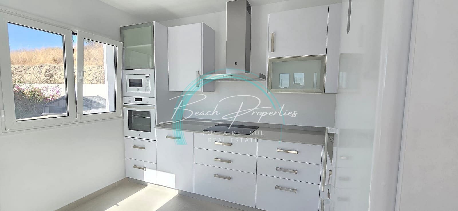 4 soveværelse Villa til salg i Nerja med swimmingpool garage - € 865.000 (Ref: 8499592)