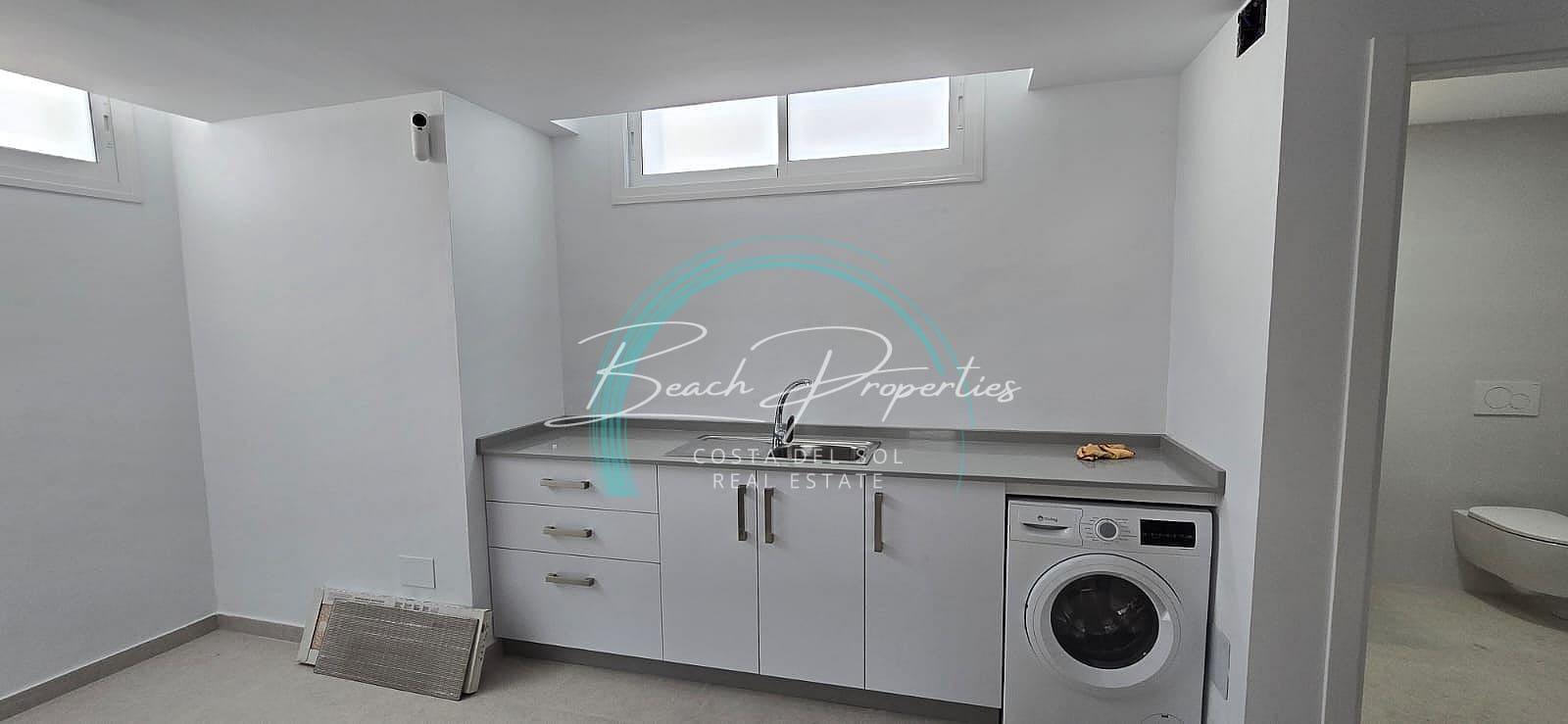 4 soveværelse Villa til salg i Nerja med swimmingpool garage - € 865.000 (Ref: 8499592)