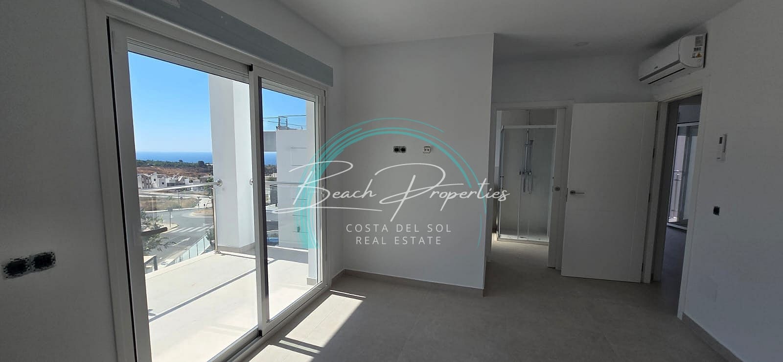 4 soveværelse Villa til salg i Nerja med swimmingpool garage - € 865.000 (Ref: 8499592)