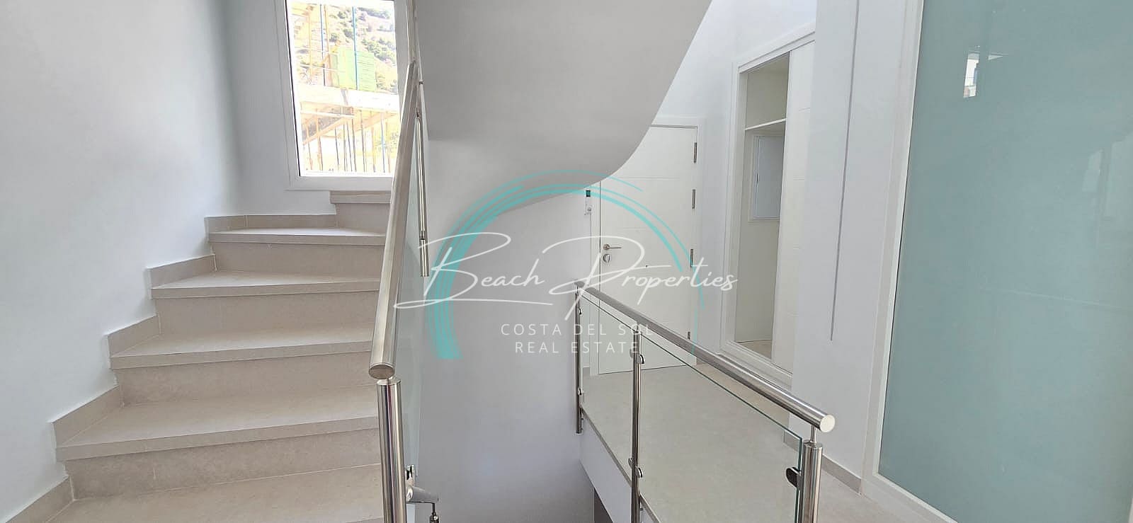 4 soveværelse Villa til salg i Nerja med swimmingpool garage - € 865.000 (Ref: 8499592)