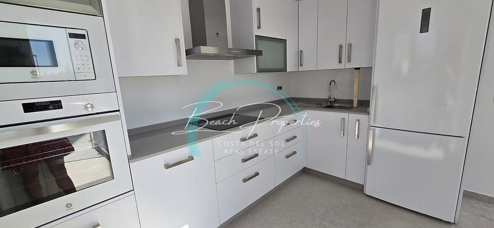 4 soveværelse Villa til salg i Nerja med swimmingpool garage - € 865.000 (Ref: 8499592)