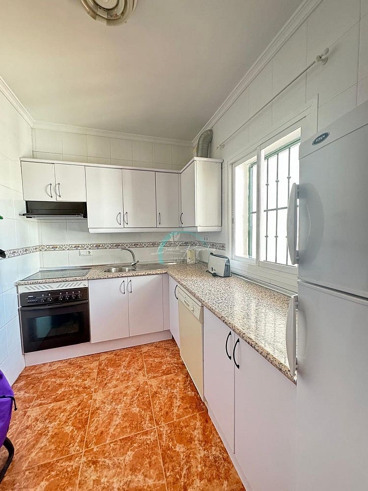 4 soveværelse Lejlighed til salg i Nerja med swimmingpool - € 380.000 (Ref: 8570758)