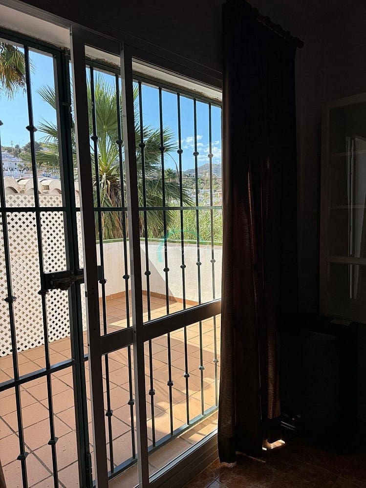 4 soveværelse Lejlighed til salg i Nerja med swimmingpool - € 380.000 (Ref: 8570758)