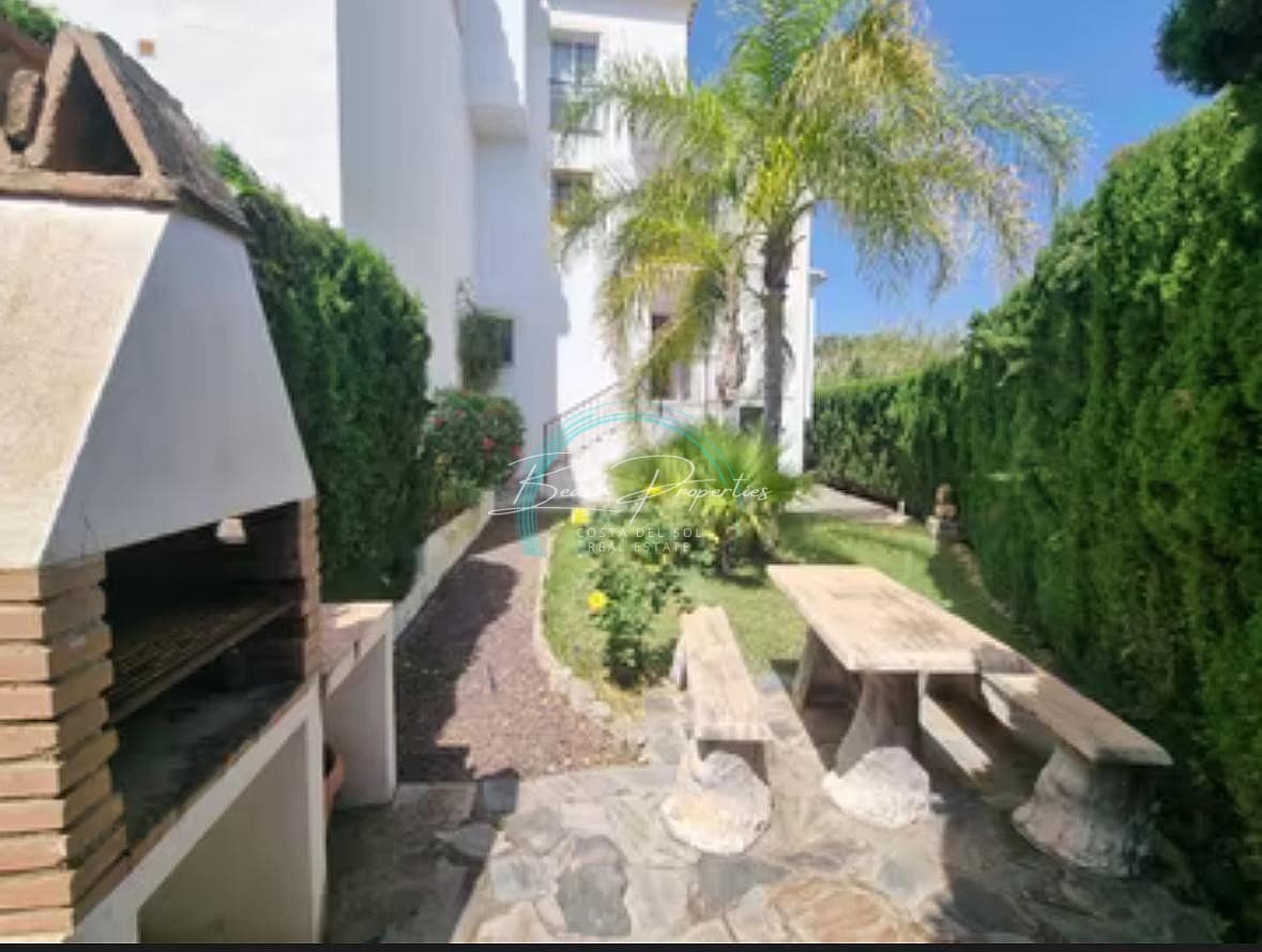 4 soveværelse Lejlighed til salg i Nerja med swimmingpool - € 380.000 (Ref: 8570758)