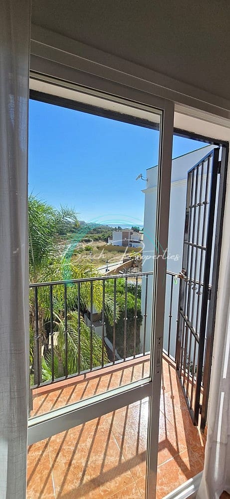 4 bedroom Apartment for sale in Nerja with pool - € 380,000 (Ref: 8570758)