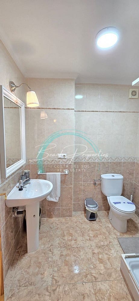 4 bedroom Apartment for sale in Nerja with pool - € 380,000 (Ref: 8570758)