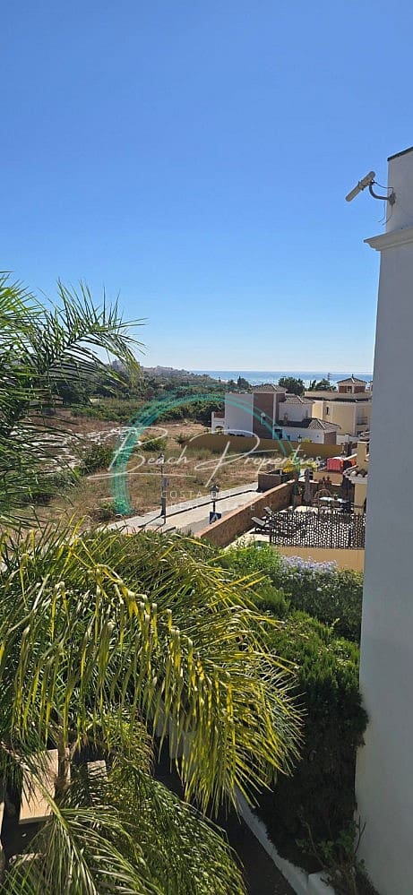 4 bedroom Apartment for sale in Nerja with pool - € 380,000 (Ref: 8570758)