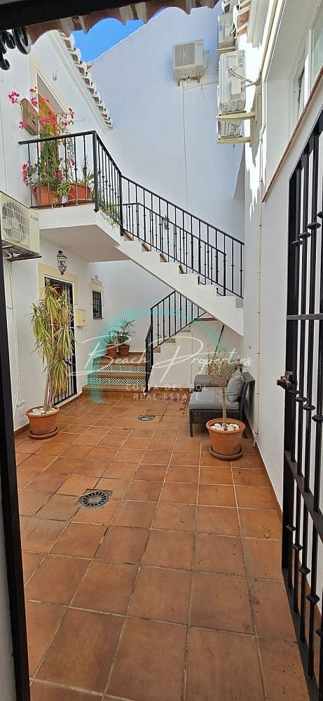 4 bedroom Apartment for sale in Nerja with pool - € 380,000 (Ref: 8570758)