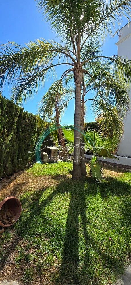4 bedroom Apartment for sale in Nerja with pool - € 380,000 (Ref: 8570758)