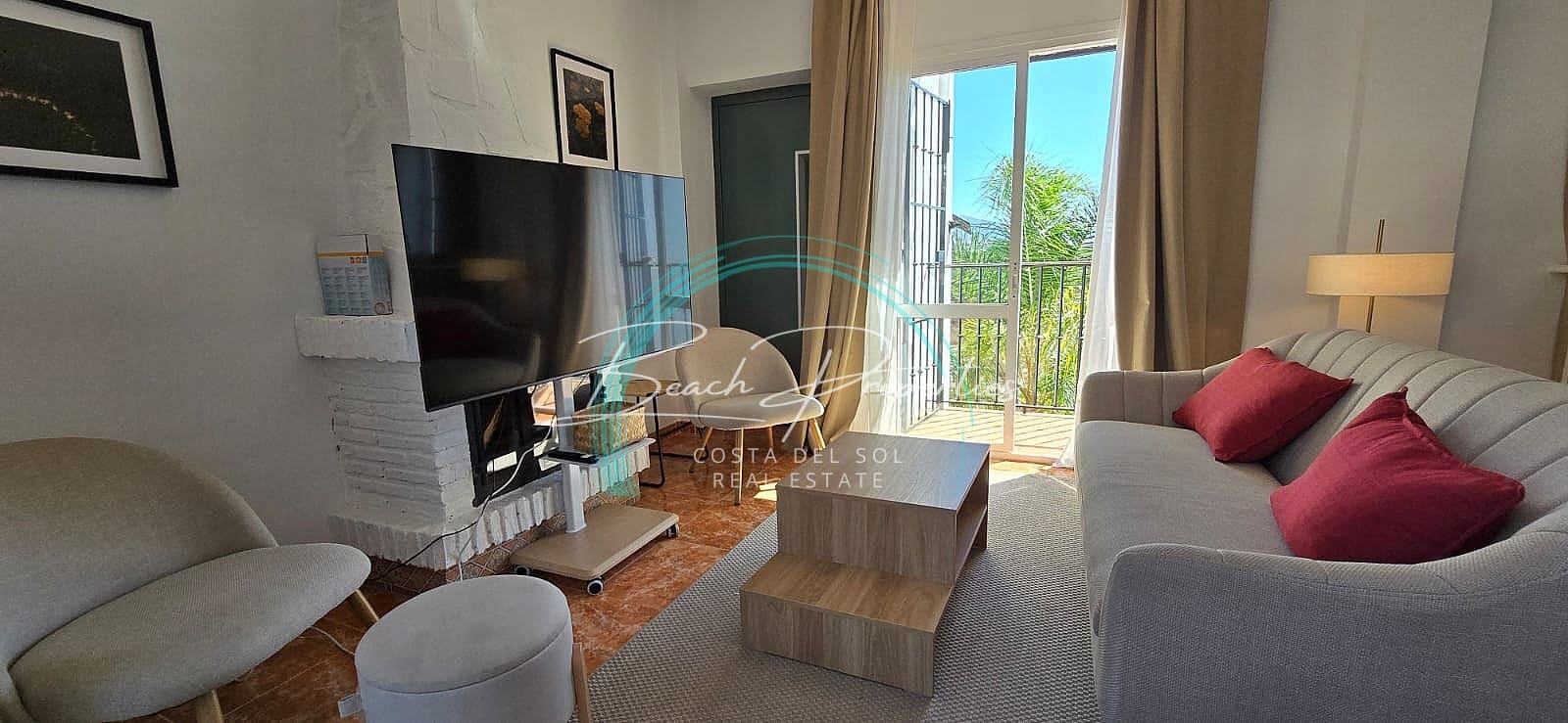 4 bedroom Apartment for sale in Nerja with pool - € 380,000 (Ref: 8570758)