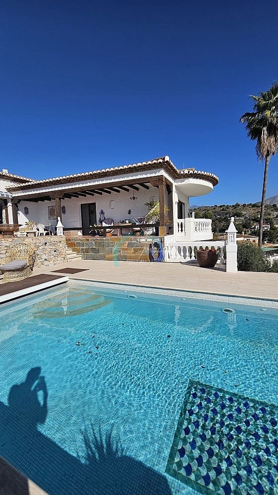 5 soveværelse Villa til salg i La Herradura med swimmingpool - € 1.180.000 (Ref: 8581685)