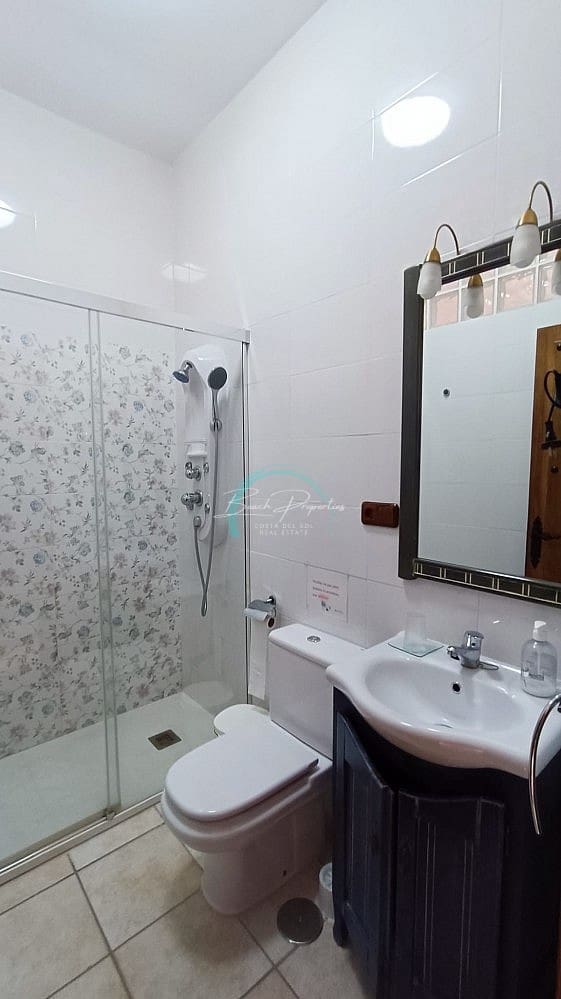 3 Zimmer Villa zu vermieten in Torrox mit Garage - 1.100 € (Ref: 8586921)