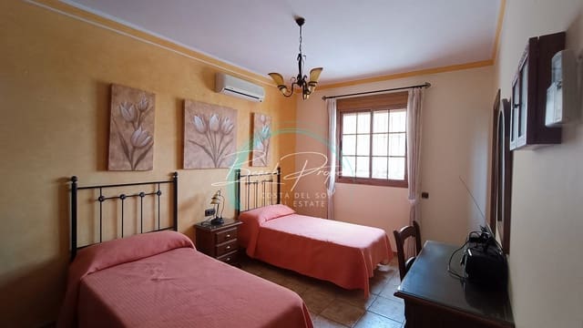 4 soverom Villa til leie i Torrox Pueblo, Torrox med svømmebasseng garasje - € 1 600 (Ref: 8586922)