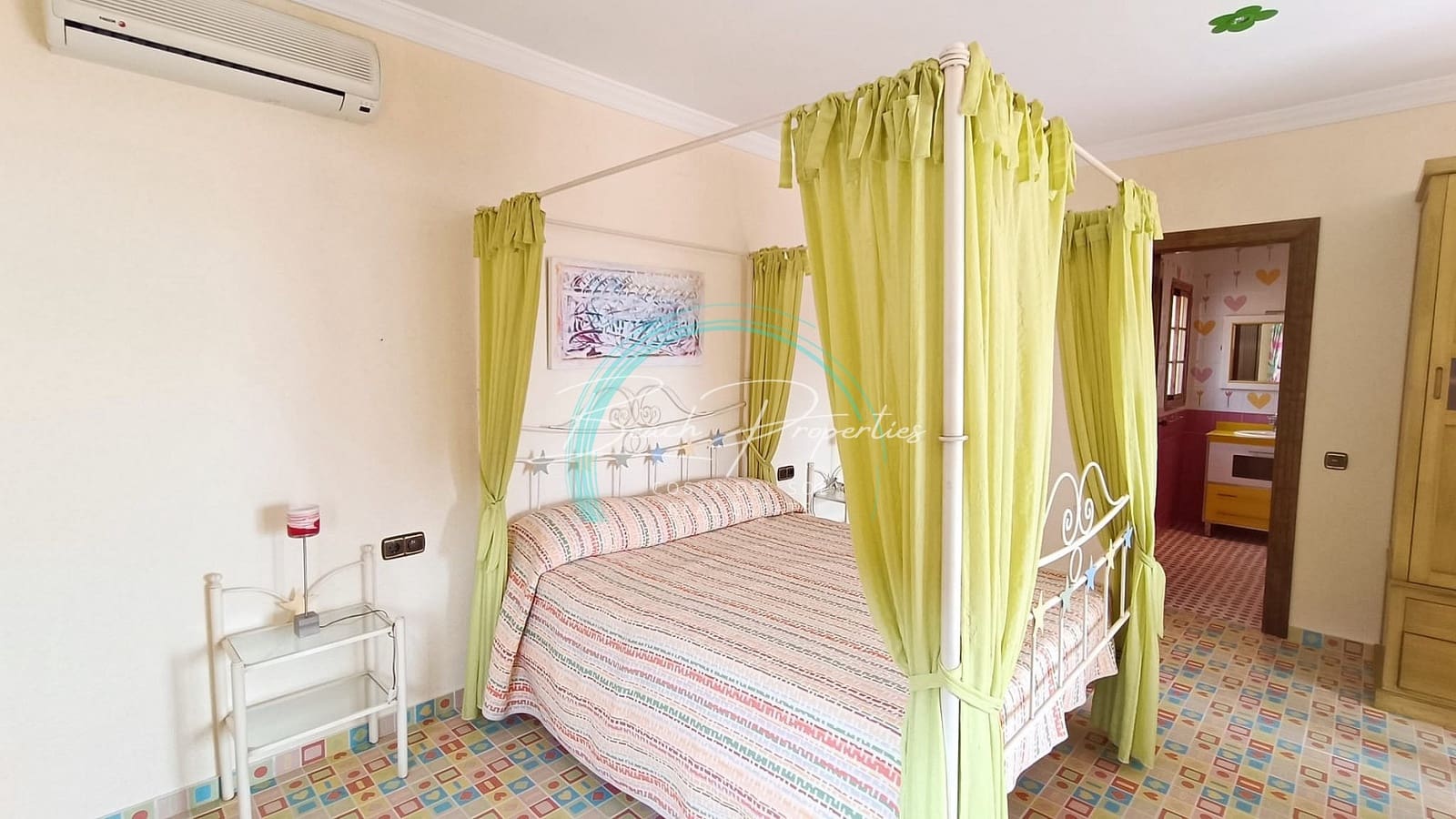 4 Zimmer Villa zu vermieten in Torrox mit Pool Garage - 1.700 € (Ref: 8586922)