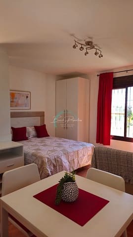 Hus til leie i Centro, Nerja med garasje - € 1 100 (Ref: 8903657)