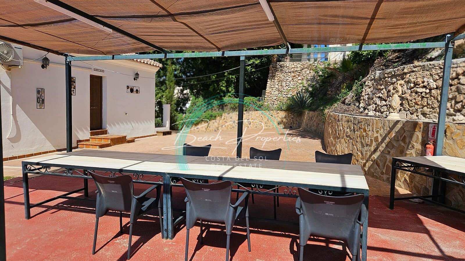 Hus til leie i Nerja med garasje - € 1 100 (Ref: 8903657)