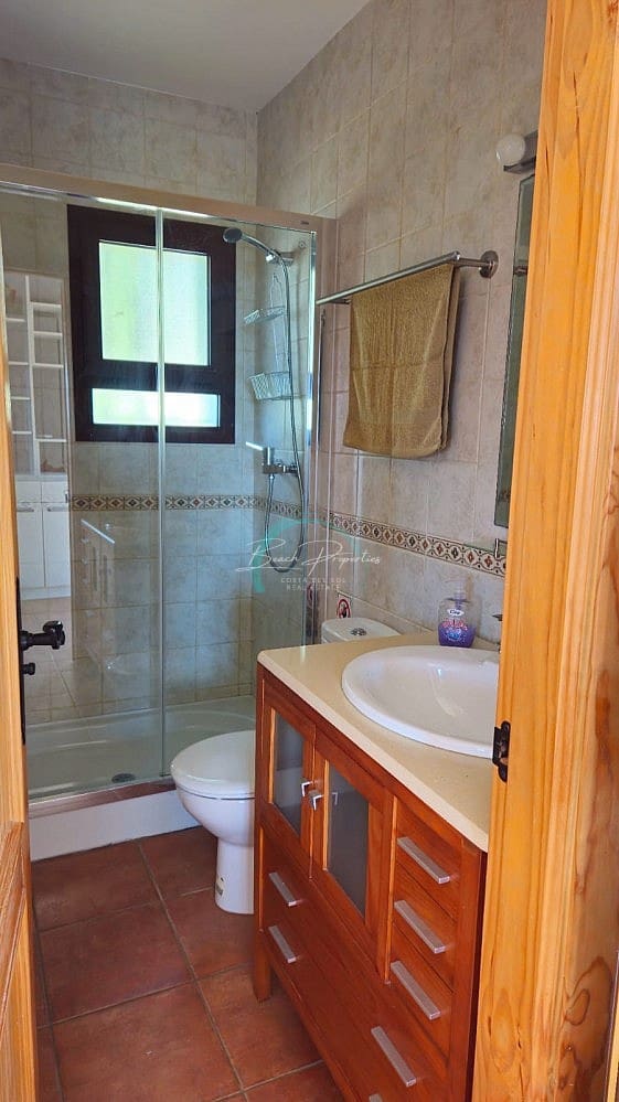 Hus til leie i Nerja med garasje - € 1 100 (Ref: 8903657)