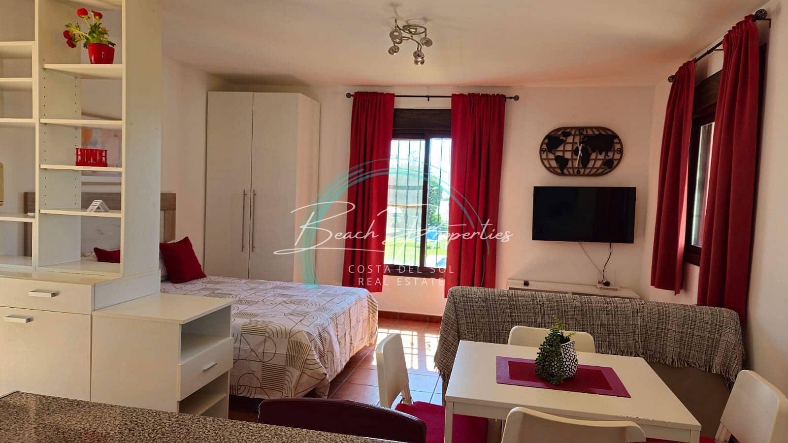 Hus til leie i Nerja med garasje - € 1 100 (Ref: 8903657)