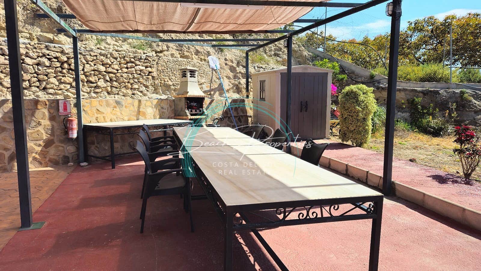 Hus til leie i Nerja med garasje - € 1 100 (Ref: 8903657)