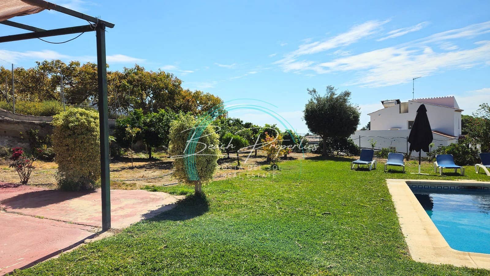 Hus til leie i Nerja med garasje - € 1 100 (Ref: 8903657)