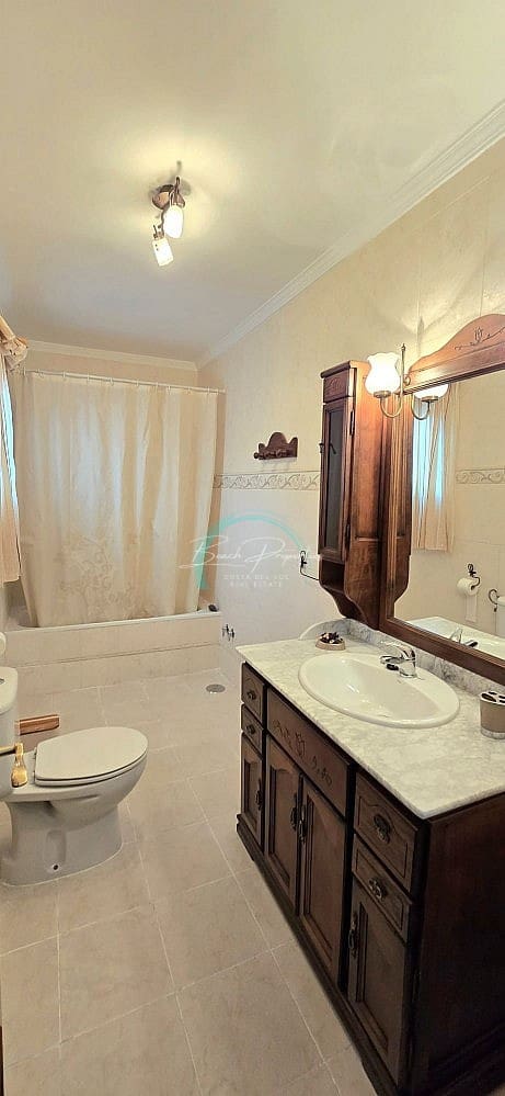 3 sypialnia Dom do wynajęcia w Torrox z basenem garażem - 1 700 € (Ref: 8933304)
