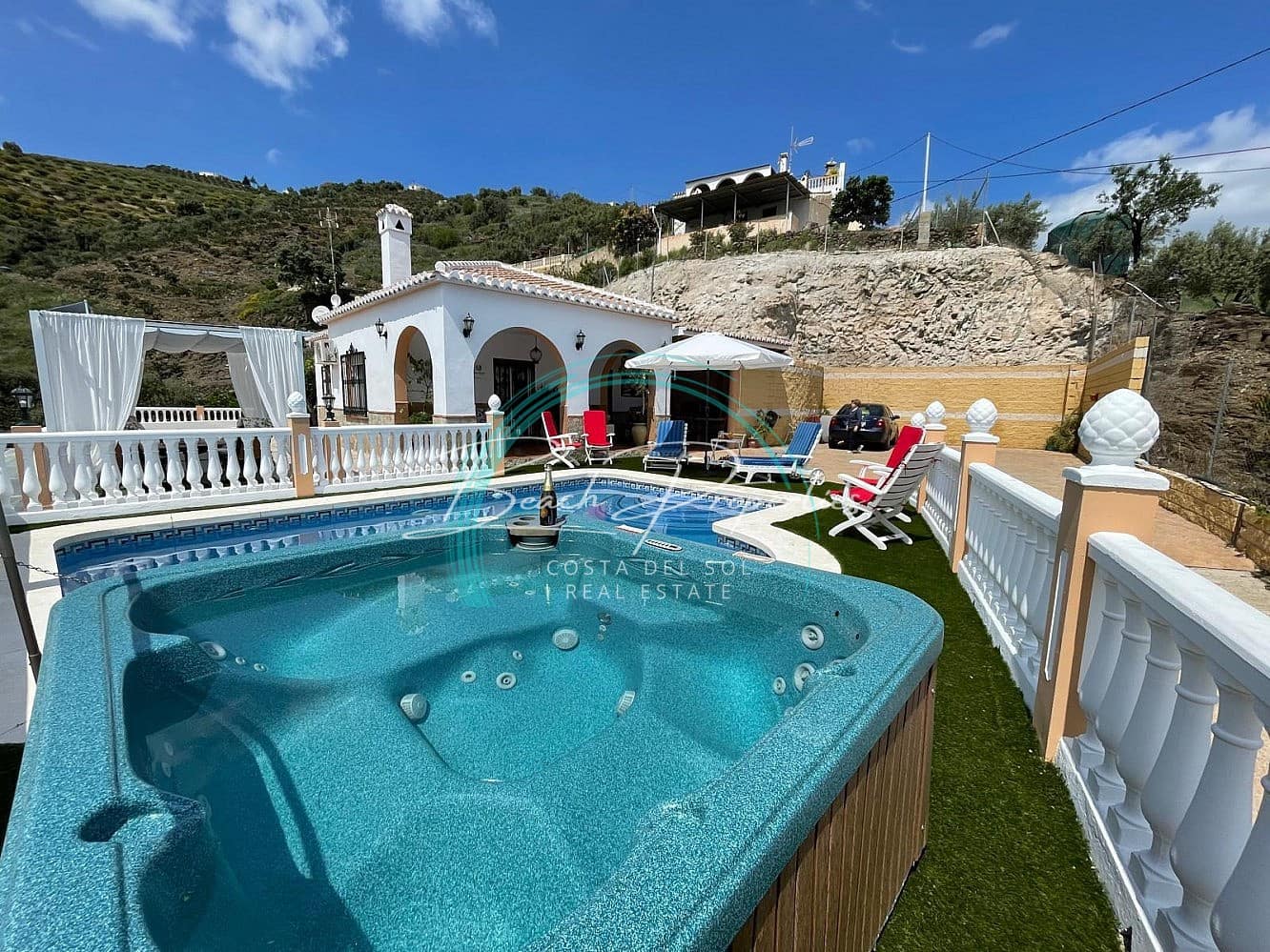 3 sypialnia Dom do wynajęcia w Torrox z basenem garażem - 1 700 € (Ref: 8933304)