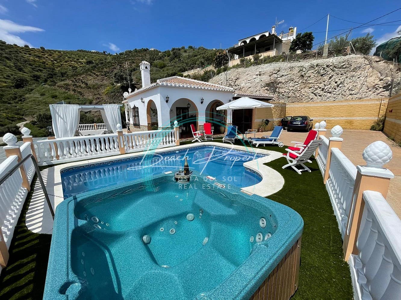 3 sypialnia Dom do wynajęcia w Torrox z basenem garażem - 1 700 € (Ref: 8933304)