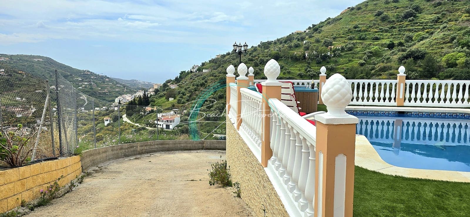 3 sypialnia Dom do wynajęcia w Torrox z basenem garażem - 1 700 € (Ref: 8933304)
