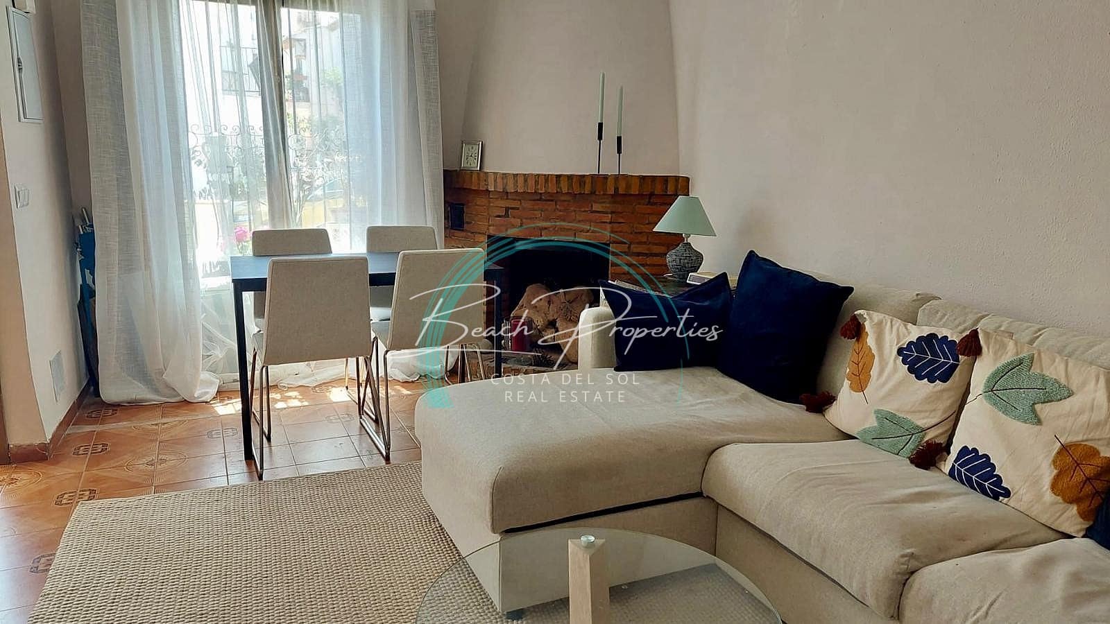 2 sovrum Villa till salu i Nerja med pool - 334 500 € (Ref: 8998665)