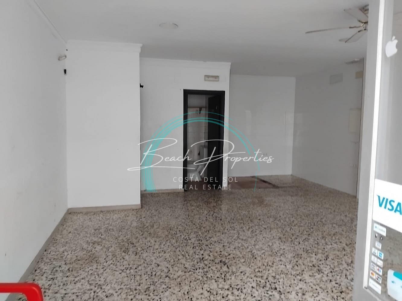 Kommersiell till salu i Nerja med pool - 155 000 € (Ref: 9004441)