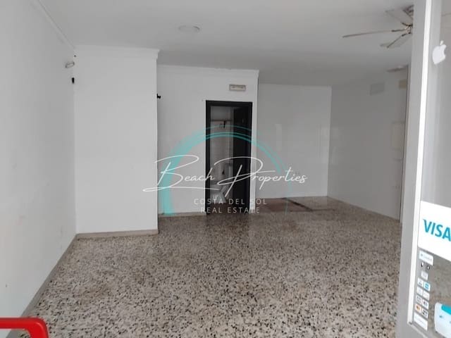 Kommersiell til salgs i Centro, Nerja med svømmebasseng - € 155 000 (Ref: 9004441)