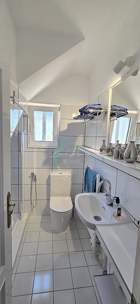 6 soveværelse Villa til salg i Nerja med swimmingpool garage - € 695.000 (Ref: 9094944)