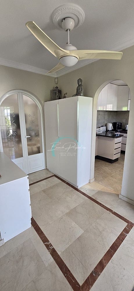 6 soveværelse Villa til salg i Nerja med swimmingpool garage - € 695.000 (Ref: 9094944)