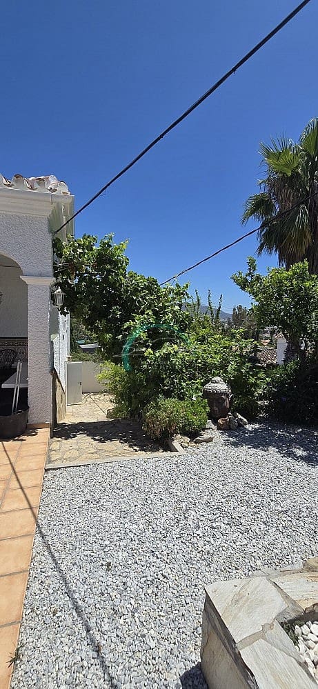 6 soveværelse Villa til salg i Nerja med swimmingpool garage - € 695.000 (Ref: 9094944)