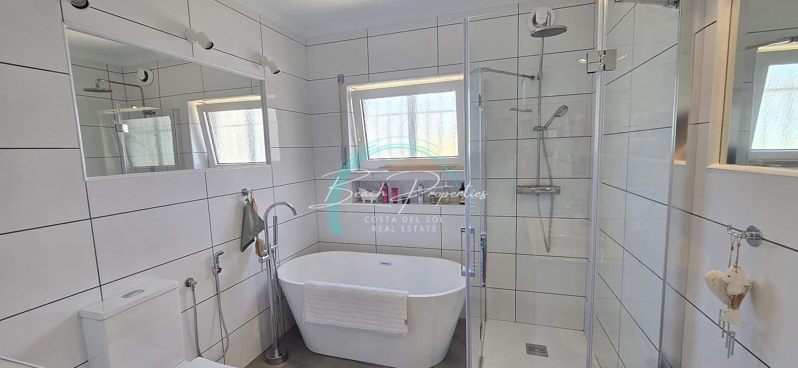 6 soveværelse Villa til salg i Nerja med swimmingpool garage - € 695.000 (Ref: 9094944)