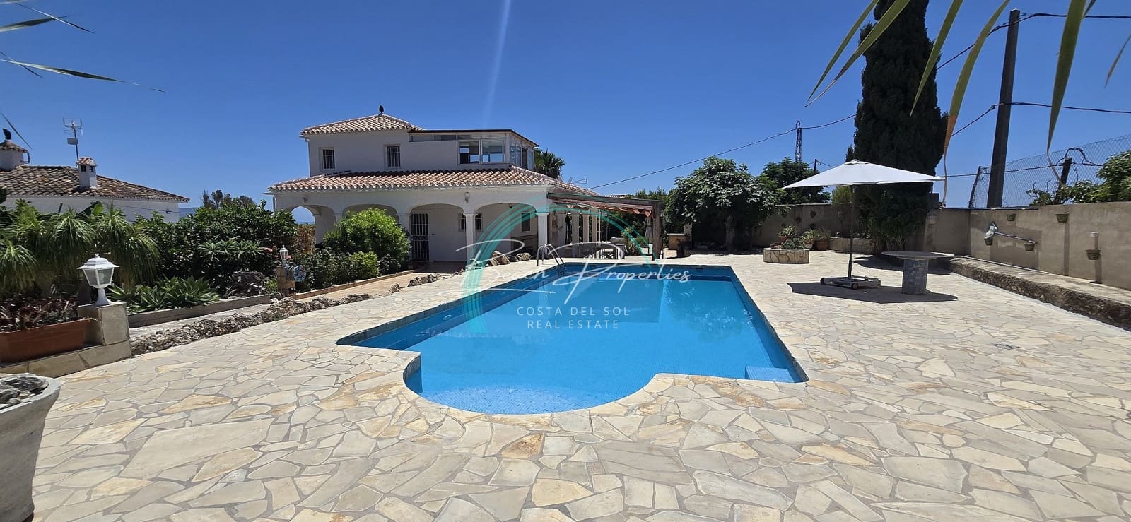 6 soveværelse Villa til salg i Nerja med swimmingpool garage - € 695.000 (Ref: 9094944)