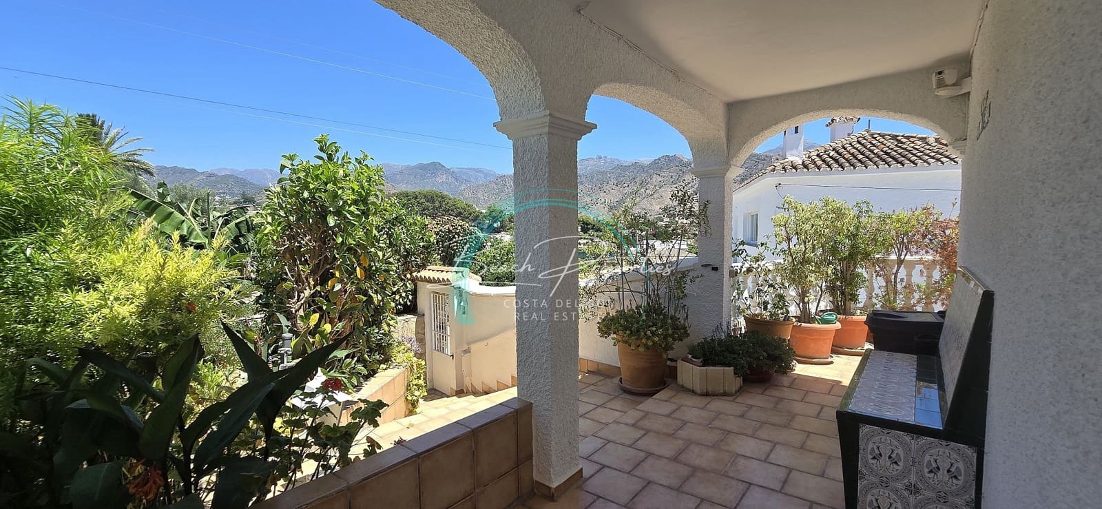 6 soveværelse Villa til salg i Nerja med swimmingpool garage - € 695.000 (Ref: 9094944)