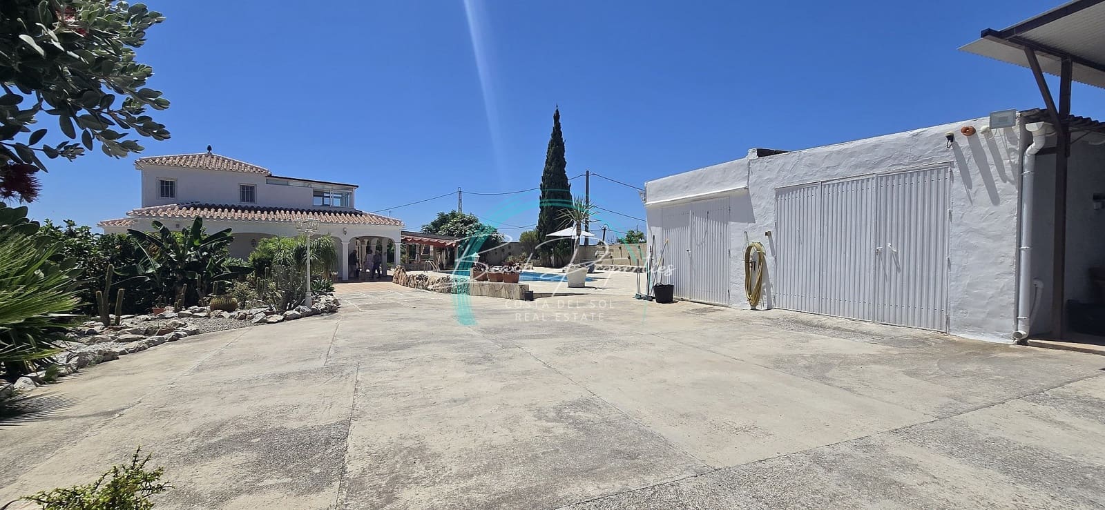 6 soveværelse Villa til salg i Nerja med swimmingpool garage - € 695.000 (Ref: 9094944)